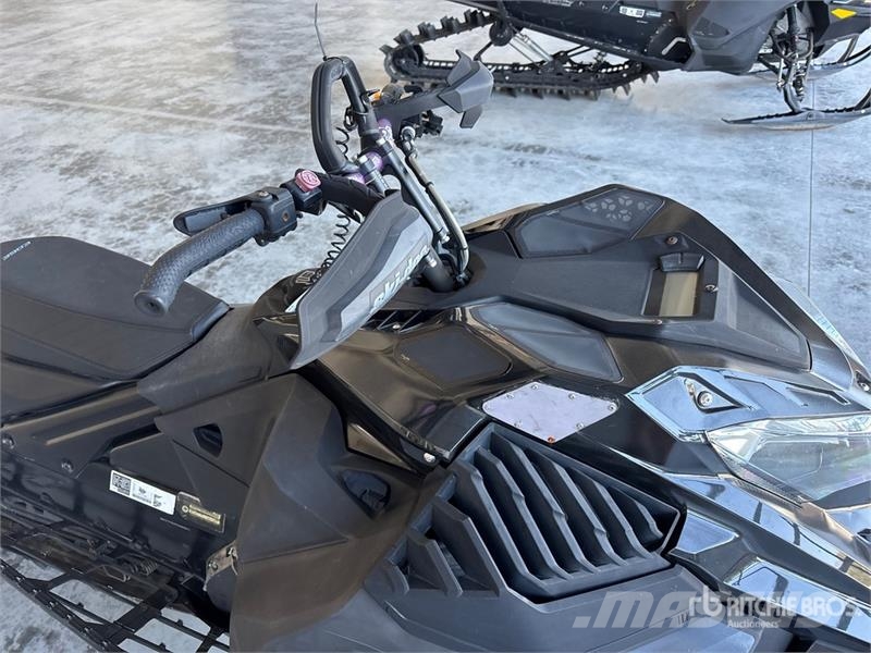 Ski-doo Summit X Expert 850 Turbo 175 Snowmobile Schneemobile