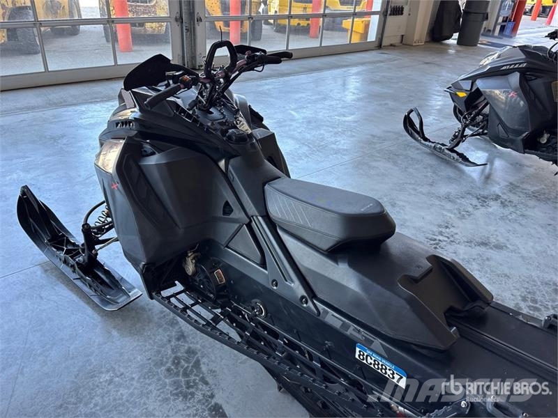 Ski-doo Summit X Expert 850 Turbo 175 Snowmobile Schneemobile