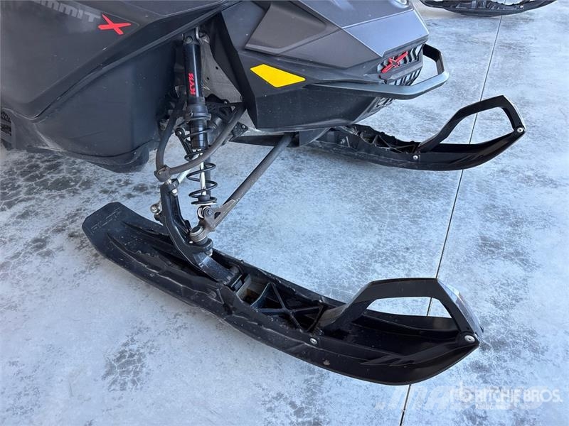 Ski-doo Summit X Expert 850 Turbo 165 Snowmobile Schneemobile