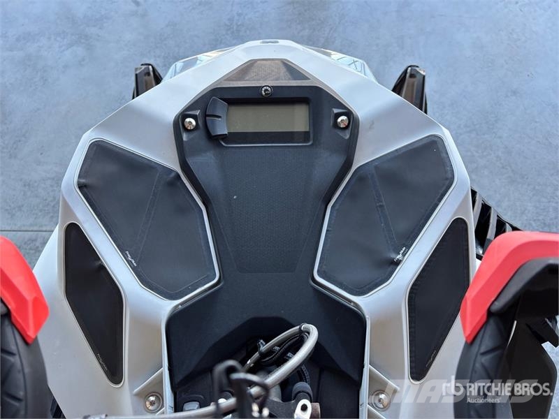 Ski-doo Summit X Expert 850 Turbo 154 Snowmobile Moottorikelkat