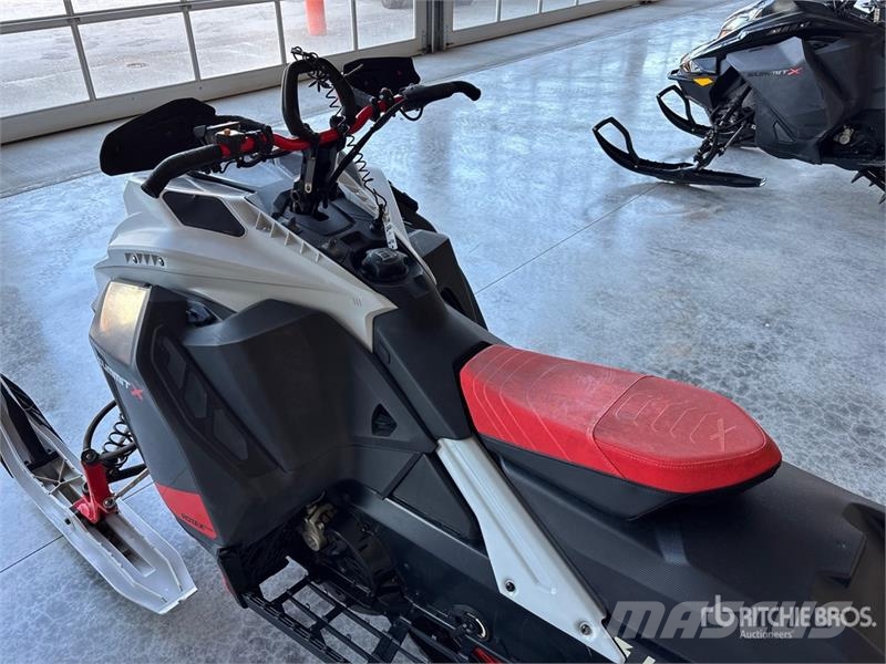 Ski-doo Summit X Expert 850 Turbo 154 Snowmobile Moottorikelkat