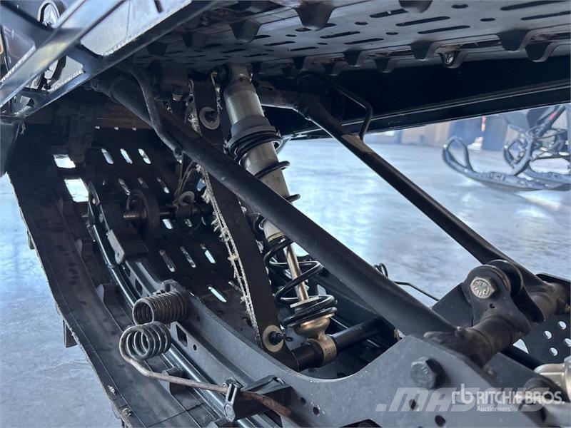 Ski-doo Summit X Expert 850 Turbo 175 Snowmobile Schneemobile