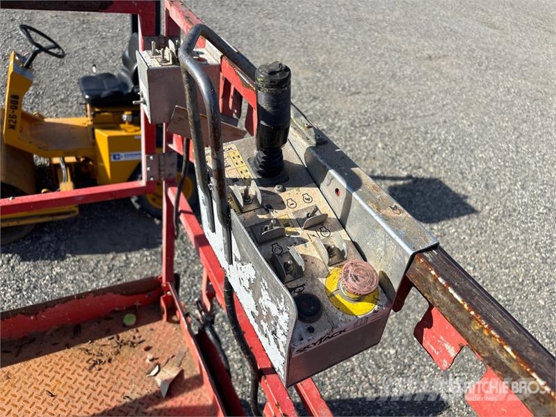 SkyJack SJ6832 RT Makasli platformlar