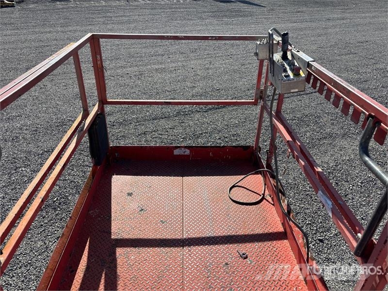 SkyJack SJ6832 RT Makasli platformlar