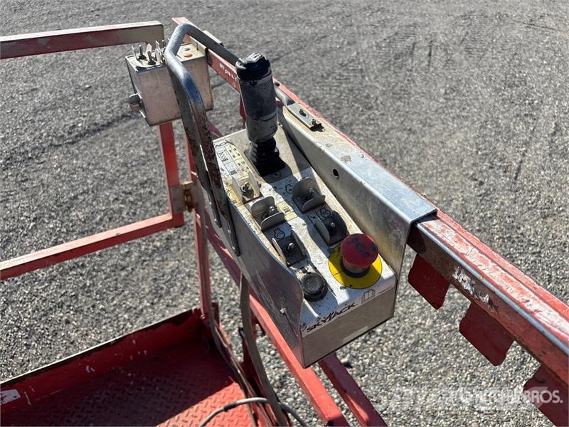 SkyJack SJ6832 RT Makasli platformlar