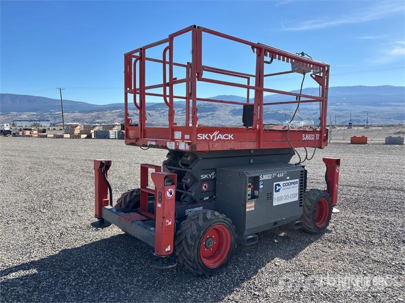 SkyJack SJ6832 RT Makasli platformlar