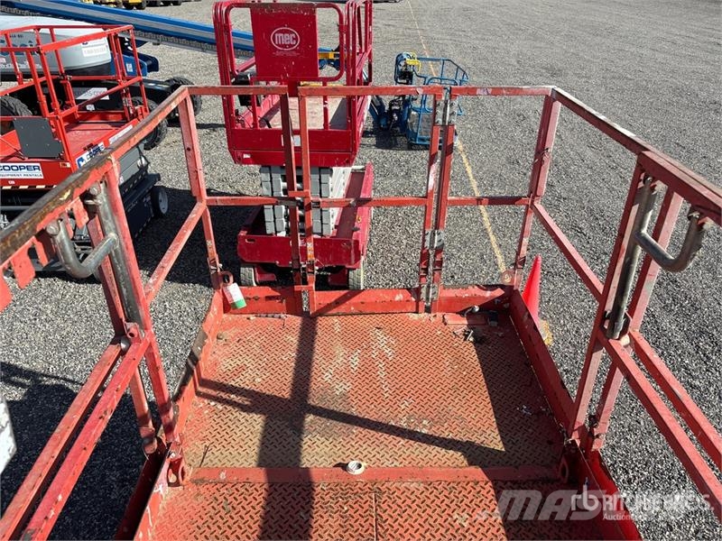 SkyJack SJ6832 RT Makasli platformlar