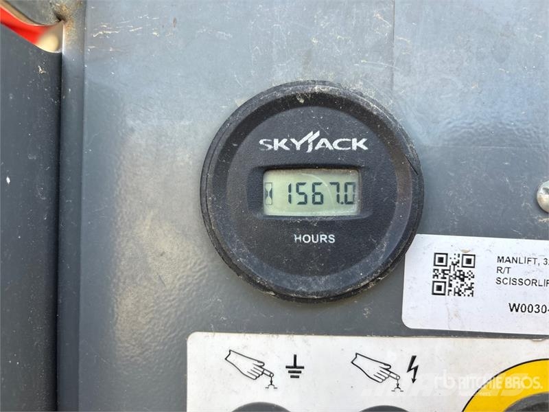 SkyJack SJ6832 RT Makasli platformlar