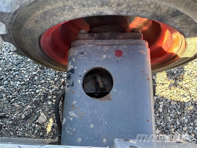 SkyJack SJ6832 RT Makasli platformlar
