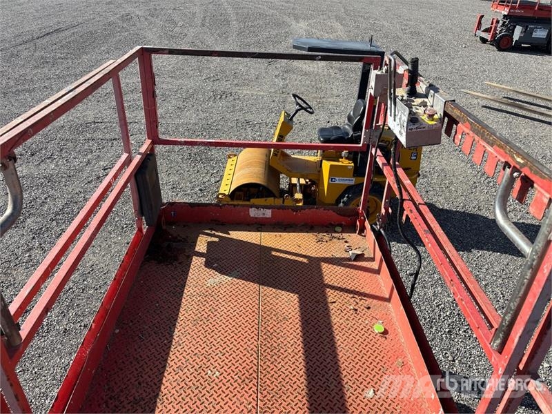 SkyJack SJ6832 RT Makasli platformlar