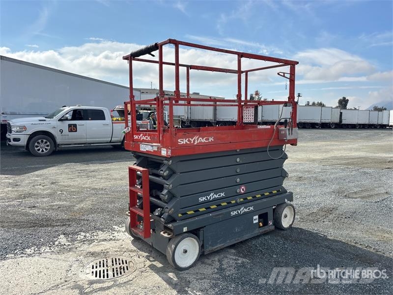 SkyJack SJII4740 Electric Scissor Lift Šķerveida pacēlāji