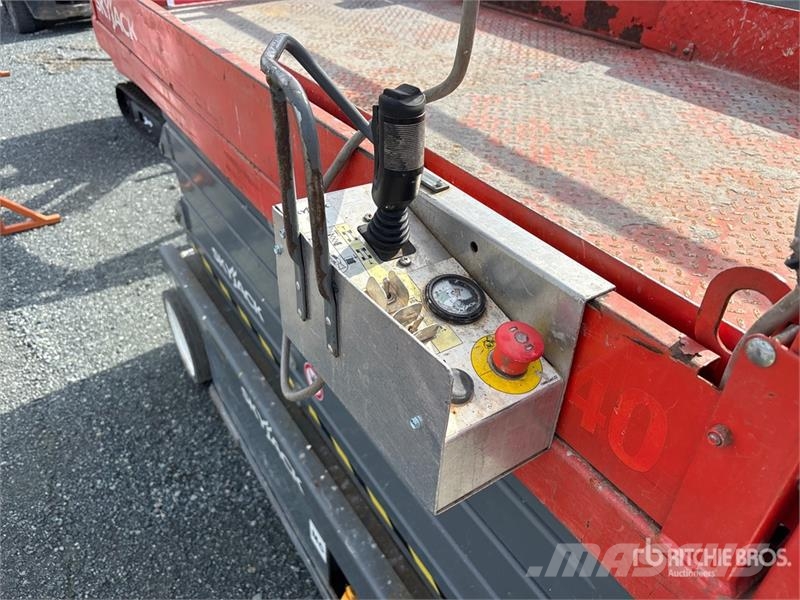 SkyJack SJII4740 Electric Scissor Lift Šķerveida pacēlāji