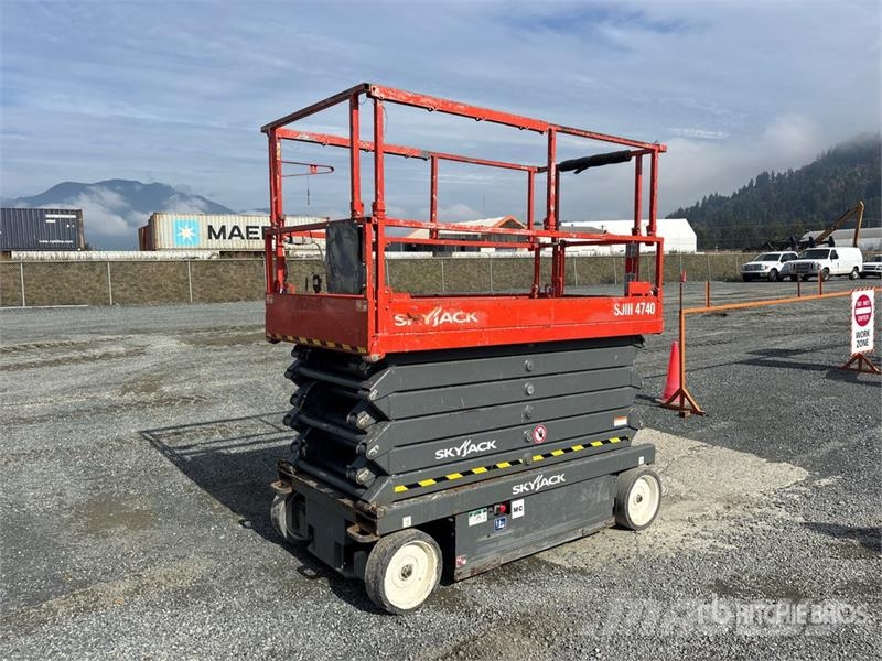 SkyJack SJIII4740 Electric Scissor Lift Šķerveida pacēlāji
