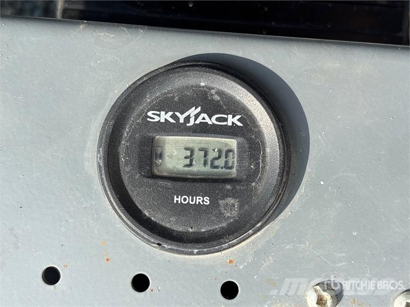 SkyJack SJIII4740 Electric Scissor Lift Šķerveida pacēlāji