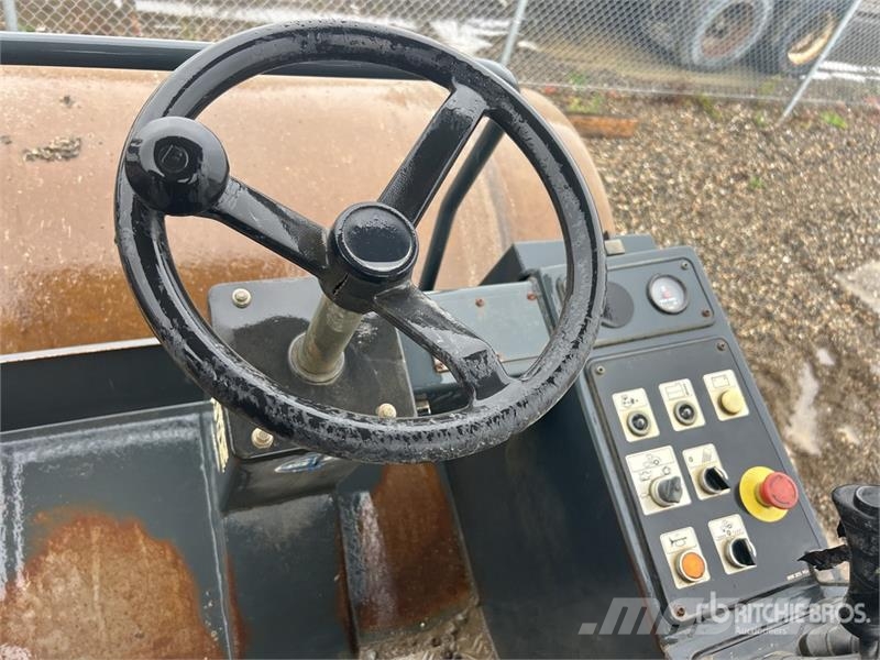  Smooth Drum Compactor Enojni valjarji