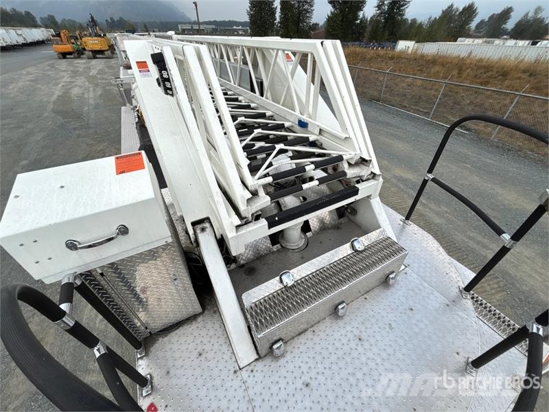 Spartan Motors Chassis Gladiator 6x4 Fire Truck Wozy strażackie