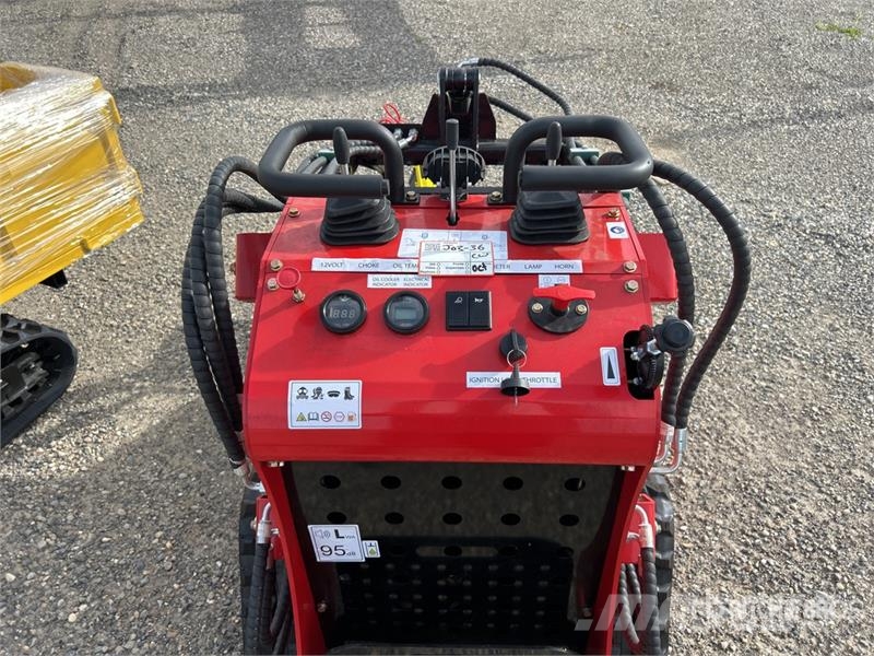 SSL60-RED Mini Compact Track Loader (Unused) Smykem řízené nakladače
