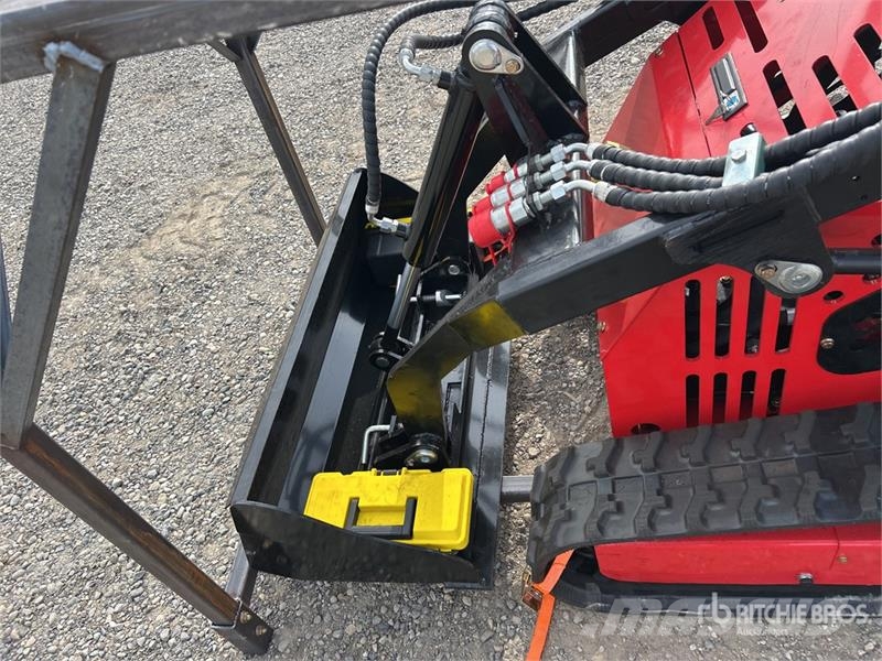 SSL60-RED Mini Compact Track Loader (Unused) Smykem řízené nakladače