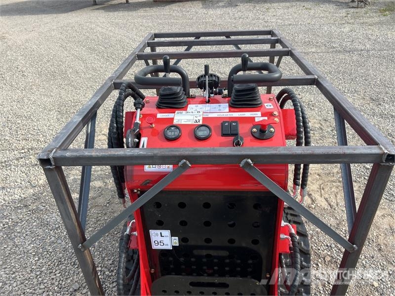 SSL60-RED Mini Compact Track Loader (Unused) Smykem řízené nakladače