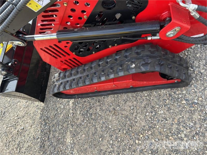 SSL60-RED Mini Compact Track Loader (Unused) Smykem řízené nakladače