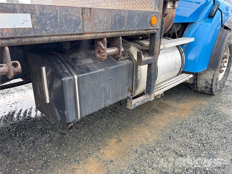 Sterling 335K-4 7500 lb Straight Boom on Sterling 8x6 Boom شاحنات الرافعات