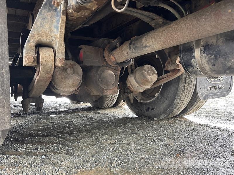 Sterling 335K-4 7500 lb Straight Boom on Sterling 8x6 Boom شاحنات الرافعات