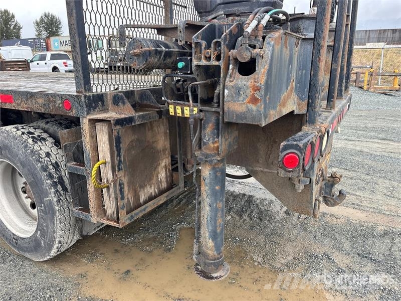 Sterling 335K-4 7500 lb Straight Boom on Sterling 8x6 Boom شاحنات الرافعات