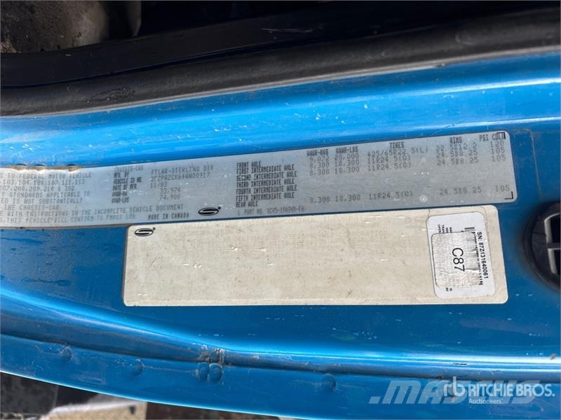 Sterling 335K-4 7500 lb Straight Boom on Sterling 8x6 Boom شاحنات الرافعات