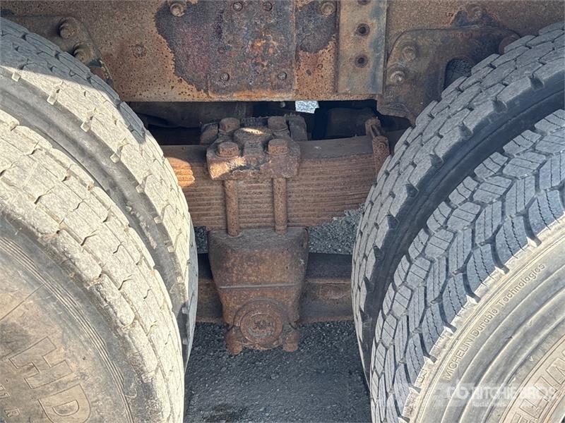 Sterling L9500 Camion con sponde ribaltabili