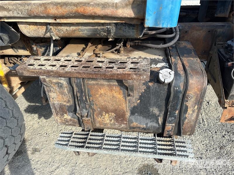 Sterling L9500 Camion con sponde ribaltabili