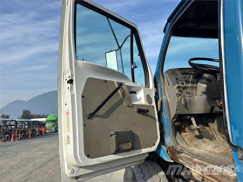 Sterling L9500 Camion con sponde ribaltabili
