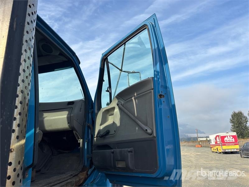 Sterling L9500 Camion con sponde ribaltabili