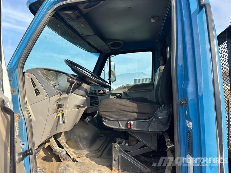 Sterling L9500 Camion con sponde ribaltabili