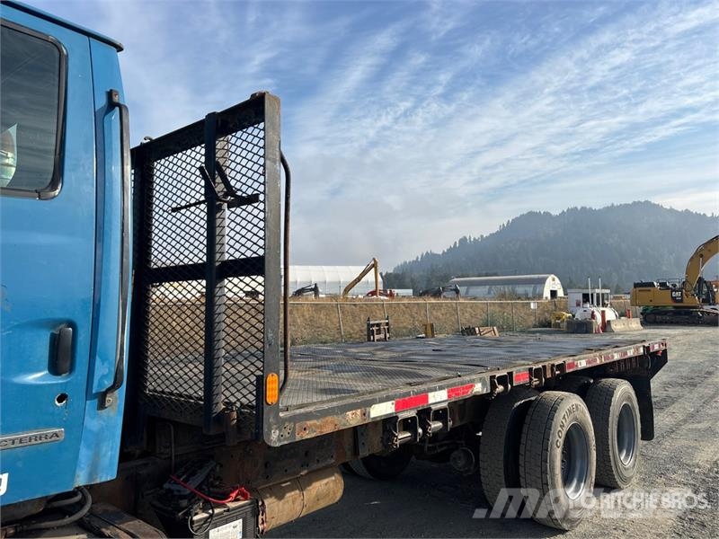 Sterling L9500 Camion con sponde ribaltabili