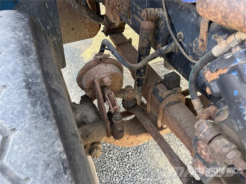 Sterling L9500 Camion con sponde ribaltabili