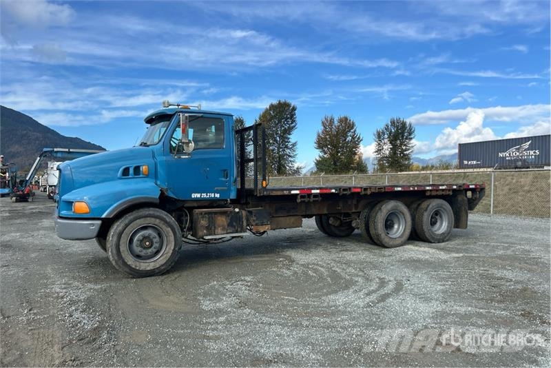 Sterling L9500 Вантажівки-платформи/бокове розвантаження