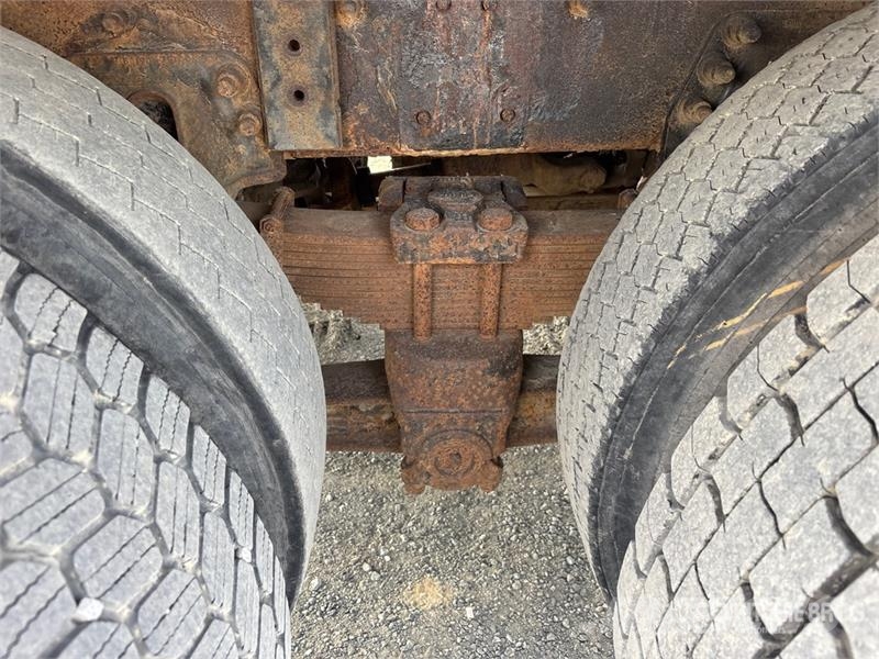 Sterling L9500 Camion con sponde ribaltabili