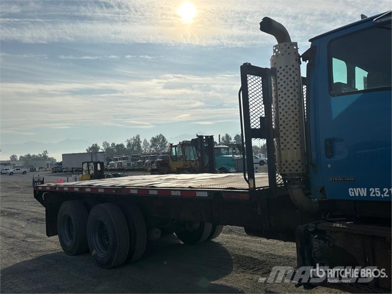 Sterling L9500 Camion con sponde ribaltabili