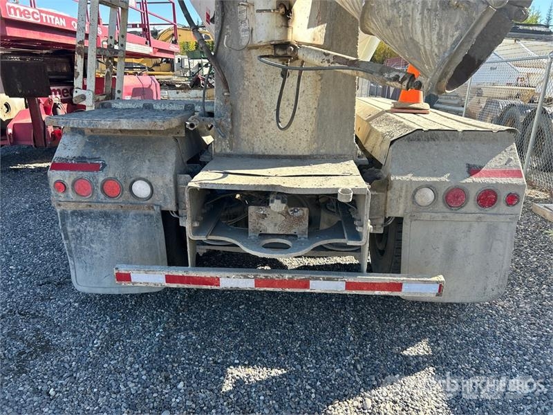 Sterling LT9500 Avtomešalci za beton