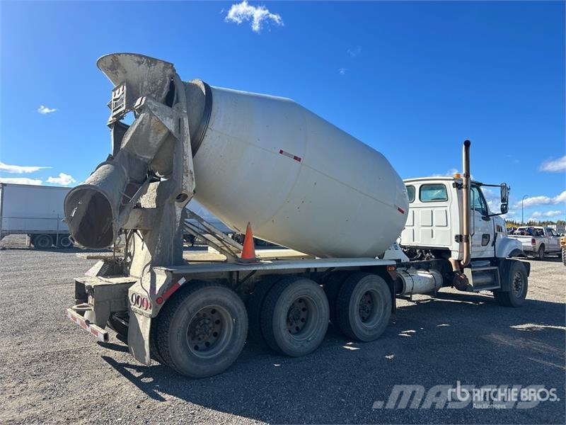Sterling LT9500 Avtomešalci za beton