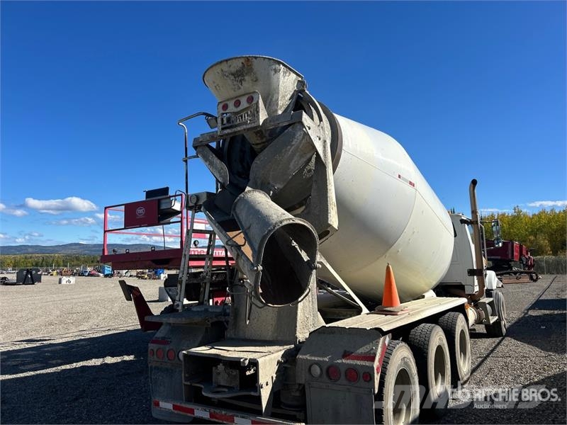 Sterling LT9500 Avtomešalci za beton