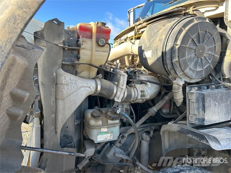 Sterling LT9500 Бетономішалки (Автобетонозмішувачі)