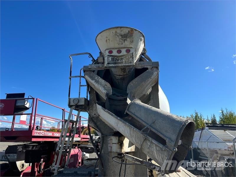 Sterling LT9500 Avtomešalci za beton