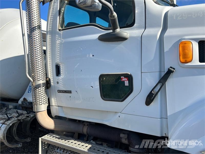 Sterling LT9500 Бетономішалки (Автобетонозмішувачі)
