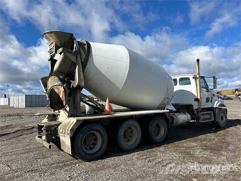 Sterling LT9500 Camion malaxeur