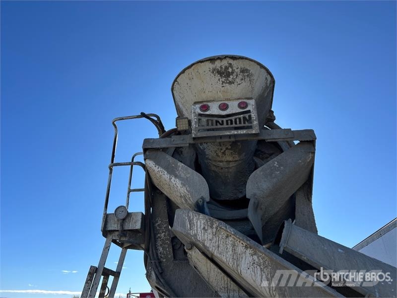 Sterling LT9500 Betonkeverők/Betonpumpák