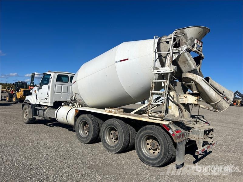 Sterling LT9500 Avtomešalci za beton