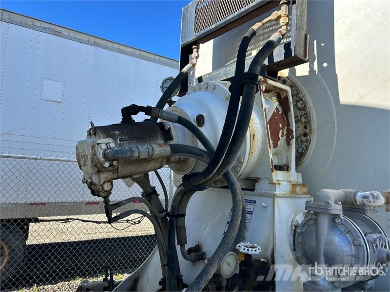 Sterling LT9500 Betonkeverők/Betonpumpák
