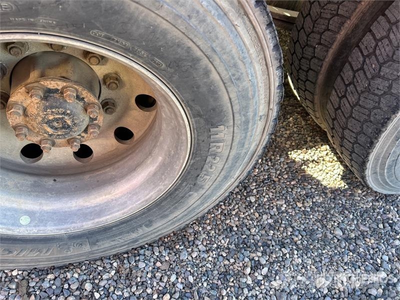 Sterling LT9500 Avtomešalci za beton