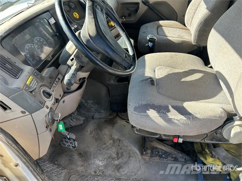 Sterling LT9500 Бетономішалки (Автобетонозмішувачі)